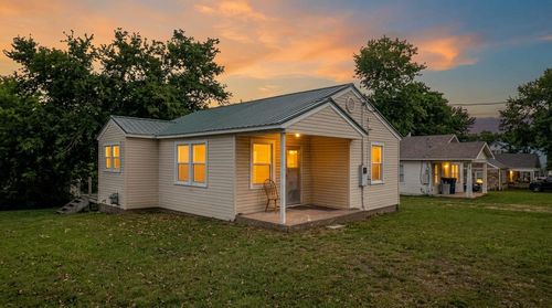 235 Hynes St, West Plains, MO, 65775-3724 | Card Image