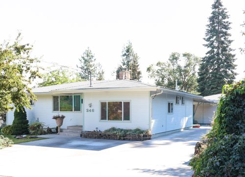 246 Soquel St, Klamath Falls, OR, 97601-1464 | Card Image