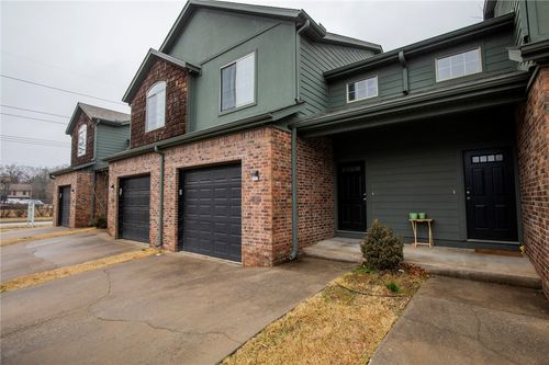 786 W Breeze Cv, Fayetteville, AR, 72703-1768 | Card Image