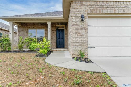 323 Ivyleaf Dr Nw, Madison, AL, 35757-5909 | Card Image