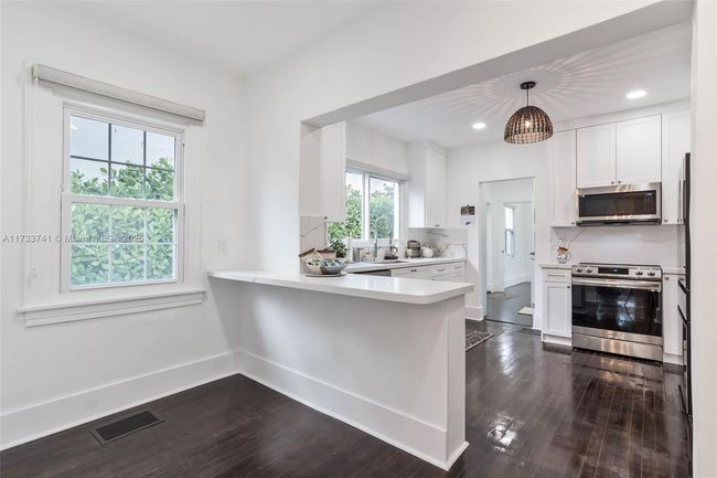 2341 Sw 16 Th Ter, House other with 4 bedrooms, 5 bathrooms and null parking in Miami FL | Image 12
