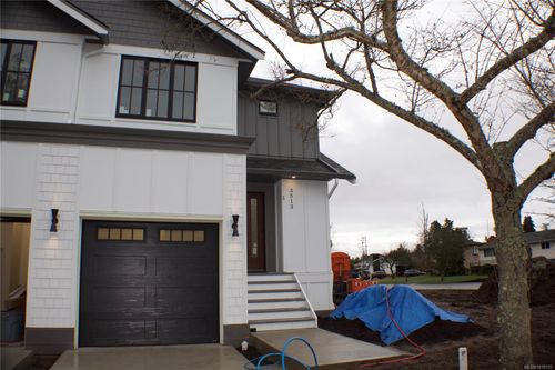 1-3513 Henderson Rd, Victoria, BC, V8P5B2 | Card Image