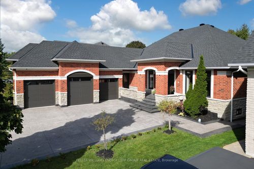 3693 Cochrane St, Whitby, ON, L1R2T2 | Card Image