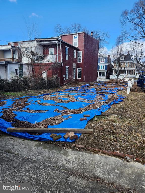 Land in HARRISBURG
