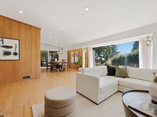 1650 Mathers Avenue, West Vancouver, BC, V7V2G7 | Card Image
