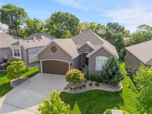 9844 Hollis Ln, Shawnee, KS, 66227-4901 | Card Image