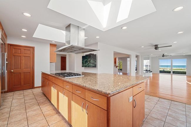 7515 N Beach Drive, House other with 4 bedrooms, 4 bathrooms and null parking in Fox Point WI | Image 16