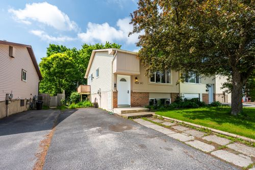 957 Old Colony Rd, Kingston, ON, K7P1H5 | Card Image