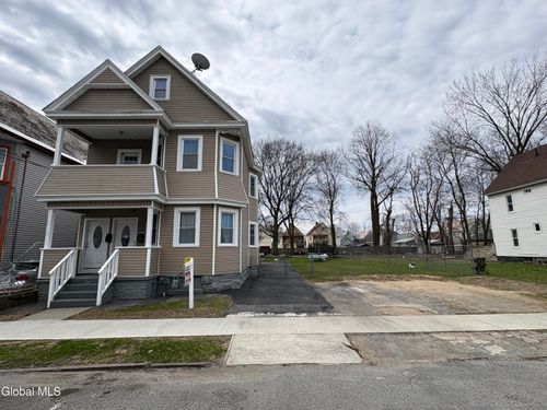 922 Emmett Street, Schenectady, NY, 12307 | Card Image