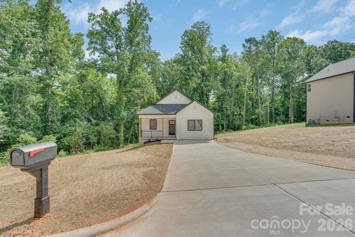 504 N Pine St, Cherryville, NC, 28021-2328 | Card Image