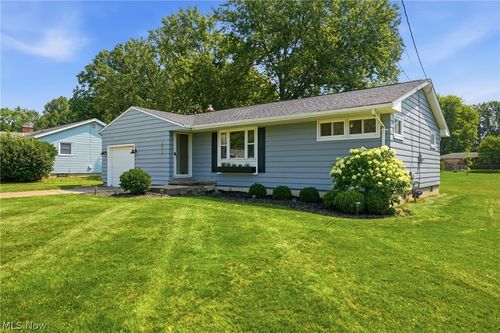 3417 Bentwillow Ln, Youngstown, OH, 44511-2502 | Card Image