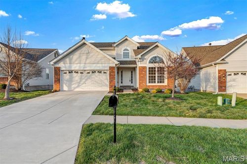 679 Bluffs View Ct, Eureka, MO, 63025-3727 | Card Image