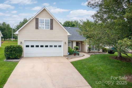 316 Pole Barn Dr, Asheville, NC, 28806-2195 | Card Image