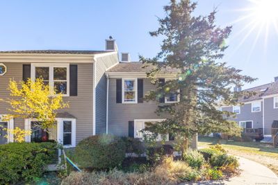 316 Georgetown Drive, Condo with 3 bedrooms, 2 bathrooms and 1 parking in Glastonbury CT | Image 3