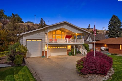 205 E Cooper St, Colfax, WA, 99111-1901 | Card Image