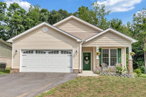 1290 Trafalgar Dr, Roanoke, VA, 24019-4733 | Card Image