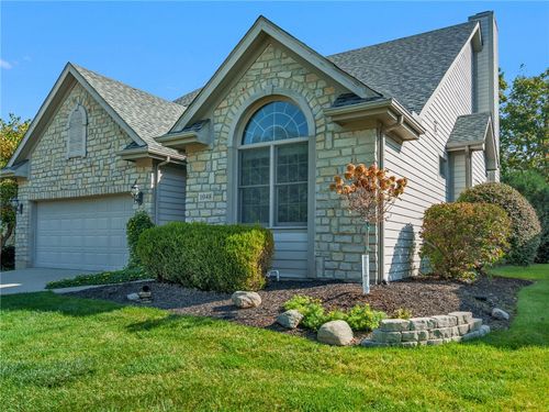 1048 Greenskeeper Way, Centerville, OH, 45458-3971 | Card Image