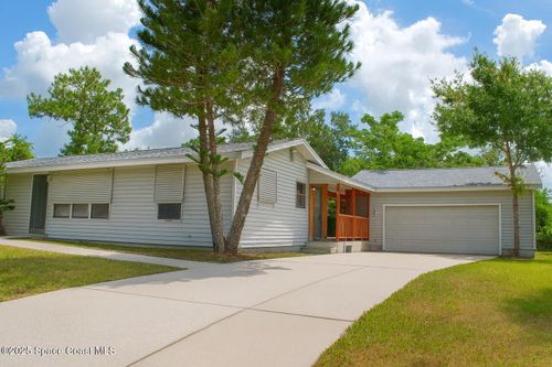 581 Borraclough Ave Nw, PALM BAY, FL, 32907-1832 | Card Image