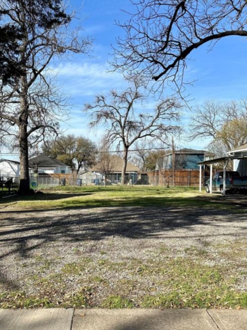 709 Melba St, Dallas, TX, 75208-4956 | Card Image
