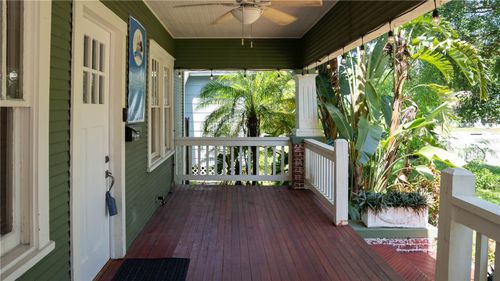 216 W South Ave, TAMPA, FL, 33603-2049 | Card Image