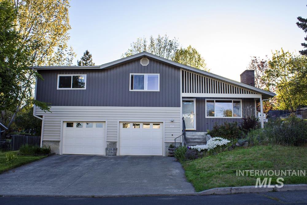 Cleveland St, Moscow, ID 83843