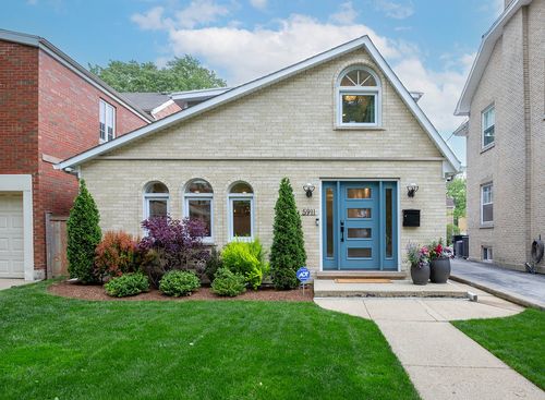 5911 Keating Ave, Chicago, IL, 60646-5702 | Card Image