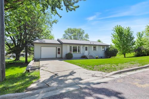 117 Harrison St S, Lake Benton, MN, 56149-1001 | Card Image