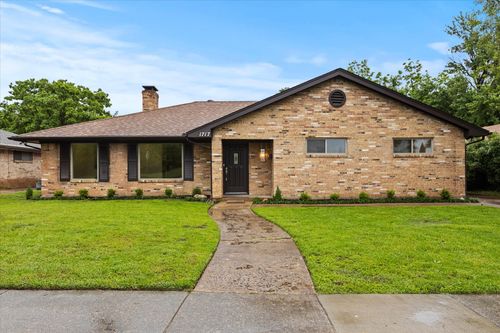 1717 Anderson St, Irving, TX, 75062-6942 | Card Image