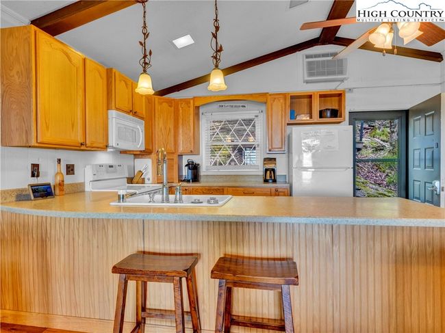 115 Hummingbird Ln, House other with 4 bedrooms, 2 bathrooms and null parking in Beech Mountain NC | Image 20