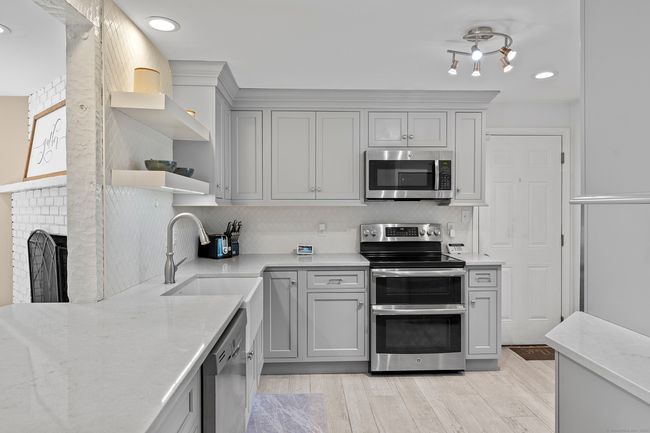 28 Hilltop Dr, House other with 4 bedrooms, 3 bathrooms and 6 parking in Trumbull CT | Image 17