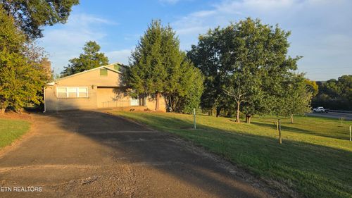 1206 Peachtree St, Sweetwater, TN, 37874 | Card Image
