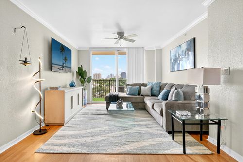 1801 N Flagler Dr, West Palm Beach, FL, 33407-6558 | Card Image