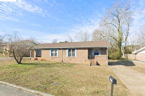 4705 Metro Park Ln, Hixson, TN, 37343-5789 | Card Image
