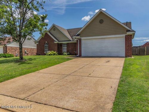 4103 Meadow Creek Dr, Horn Lake, MS, 38637-1185 | Card Image