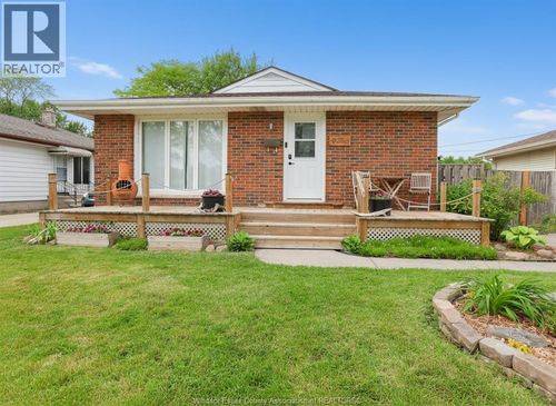 8924 Little River Rd, Windsor, ON, N8S2B6 | Card Image