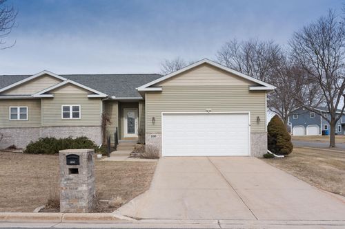 100 Jennifer Circle, Mount Horeb, WI, 53572-3334 | Card Image