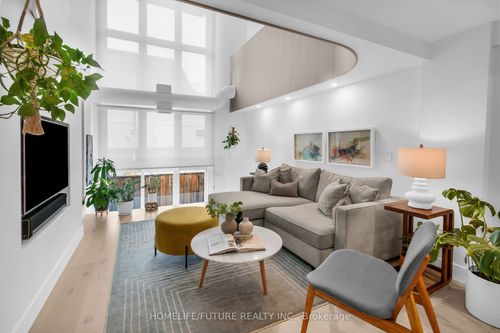 102-660 Pape Ave, Toronto, ON, M4K3S5 | Card Image
