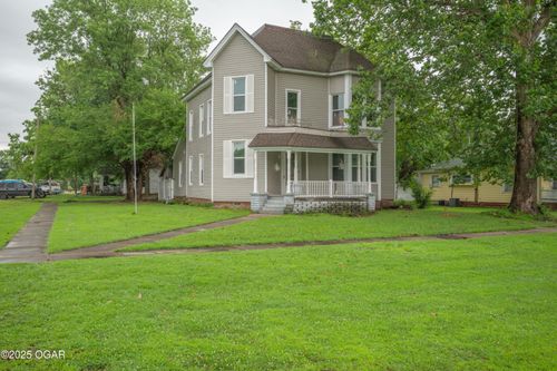 300 S Delaware Ave, Columbus, KS, 66725-1814 | Card Image