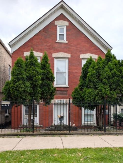 2250 S Sacramento Ave, Chicago, IL, 60623-3459 | Card Image