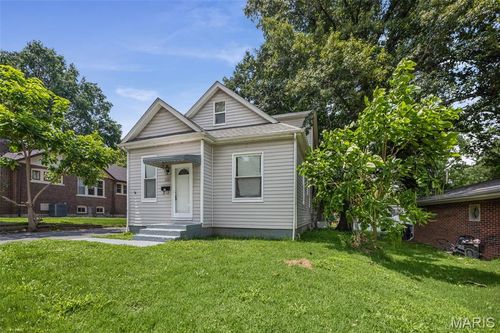 323 N 37th St, Belleville, IL, 62226-6013 | Card Image
