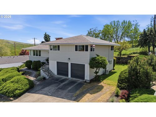 720 E 21st Pl, The Dalles, OR, 97058-2846 | Card Image