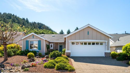 215 Albany St, Cloverdale, CA, 95425-5428 | Card Image