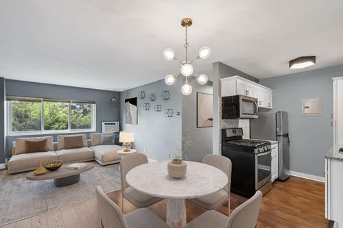 apt-2c-504 W Franklin Ave, MINNEAPOLIS, MN, 55405-3168 | Card Image