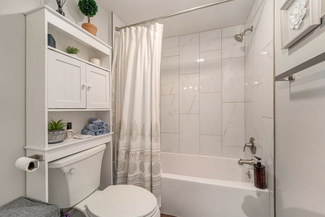 7462 Pebble Ln, Condo with 2 bedrooms, 2 bathrooms and null parking in West Bloomfield MI | Image 16