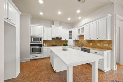 35430 Oak Manor Ave, Geismar, LA, 70734-3156 | Card Image