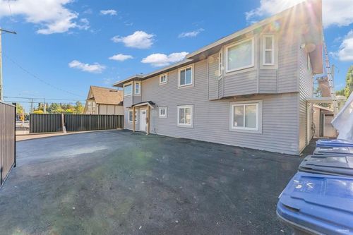 13572 68 Ave, Surrey, BC, V3W2G3 | Card Image