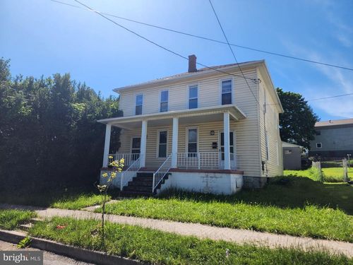 137-135-137 Center St, FROSTBURG, MD, 21532-1814 | Card Image