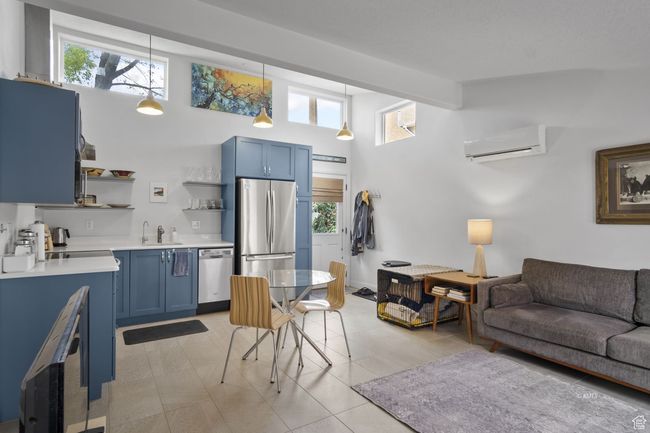 Guest house with beautiful open living area | Image 6