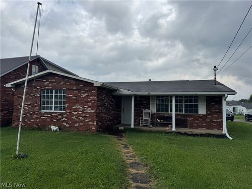 811 23rd St, Vienna, WV, 26105-1331 | Card Image