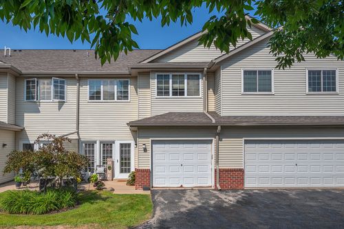 2426 Fox River Pkwy, Waukesha, WI, 53189-5807 | Card Image